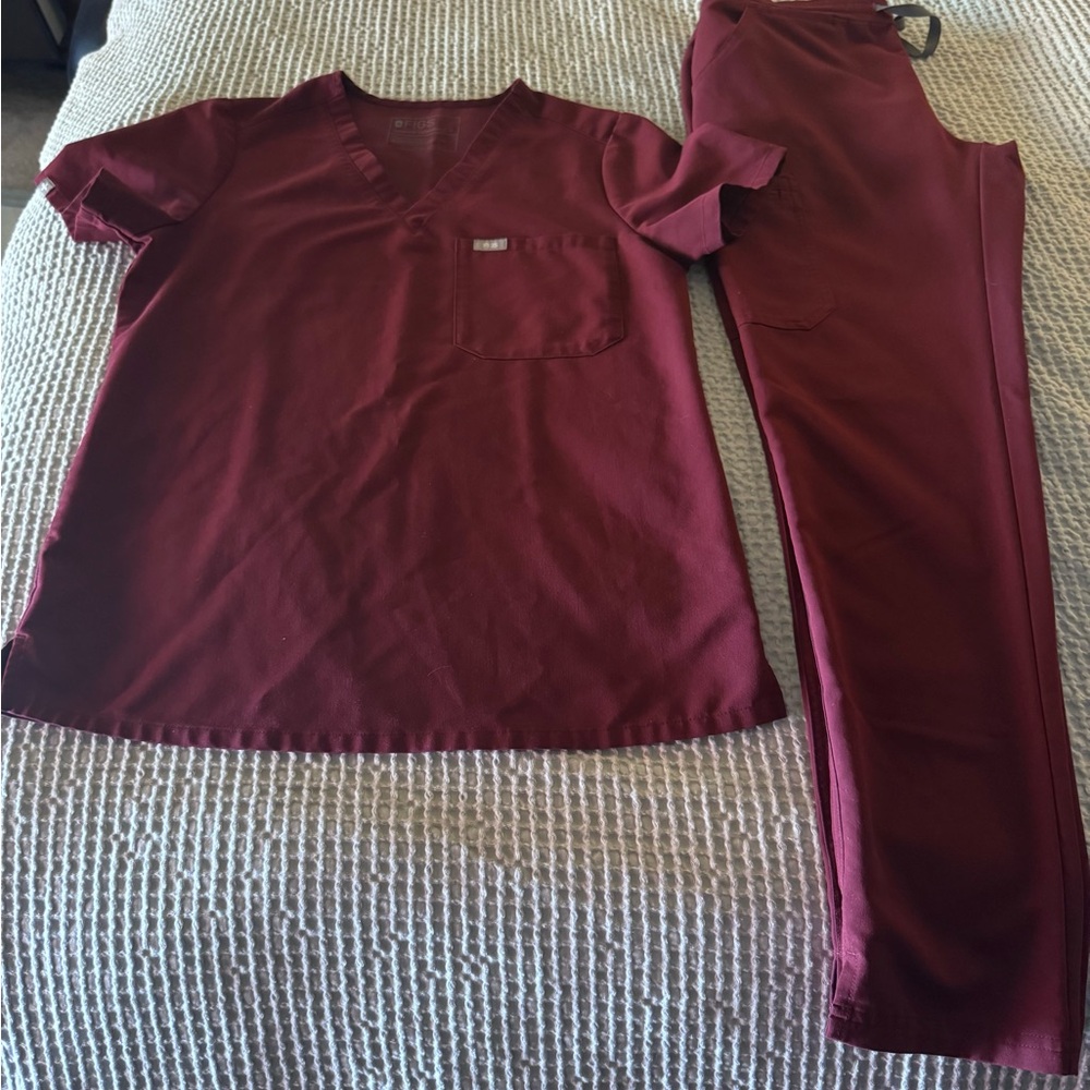 Figs Yola Burgundy Scrub Set
